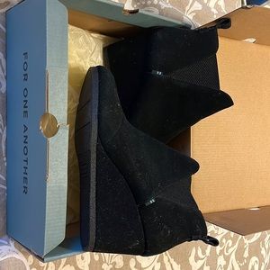 Toms Kelsey booties. Never worn, in box. Size 8.5